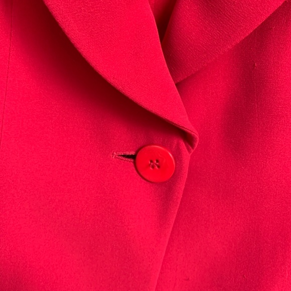 Giorgio Armani silk blazer. Pre owned but in excellent shape - Picture 4 of 5